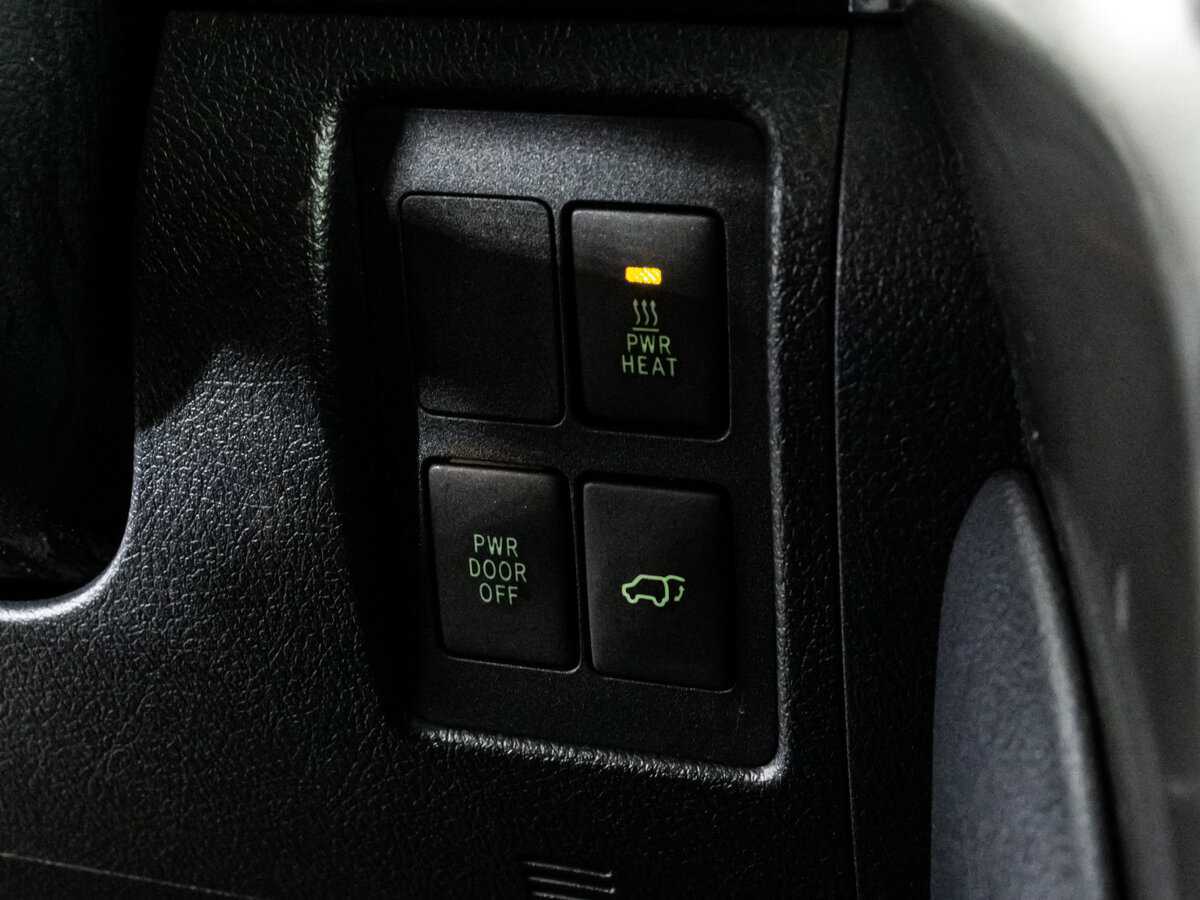 Toyota Land Cruiser с пробегом — 2012 год. Фото: #24