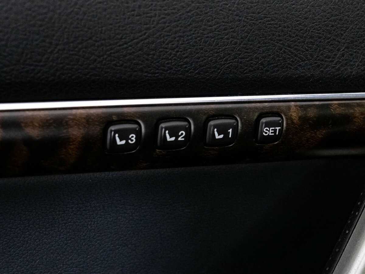 Toyota Land Cruiser с пробегом — 2012 год. Фото: #26