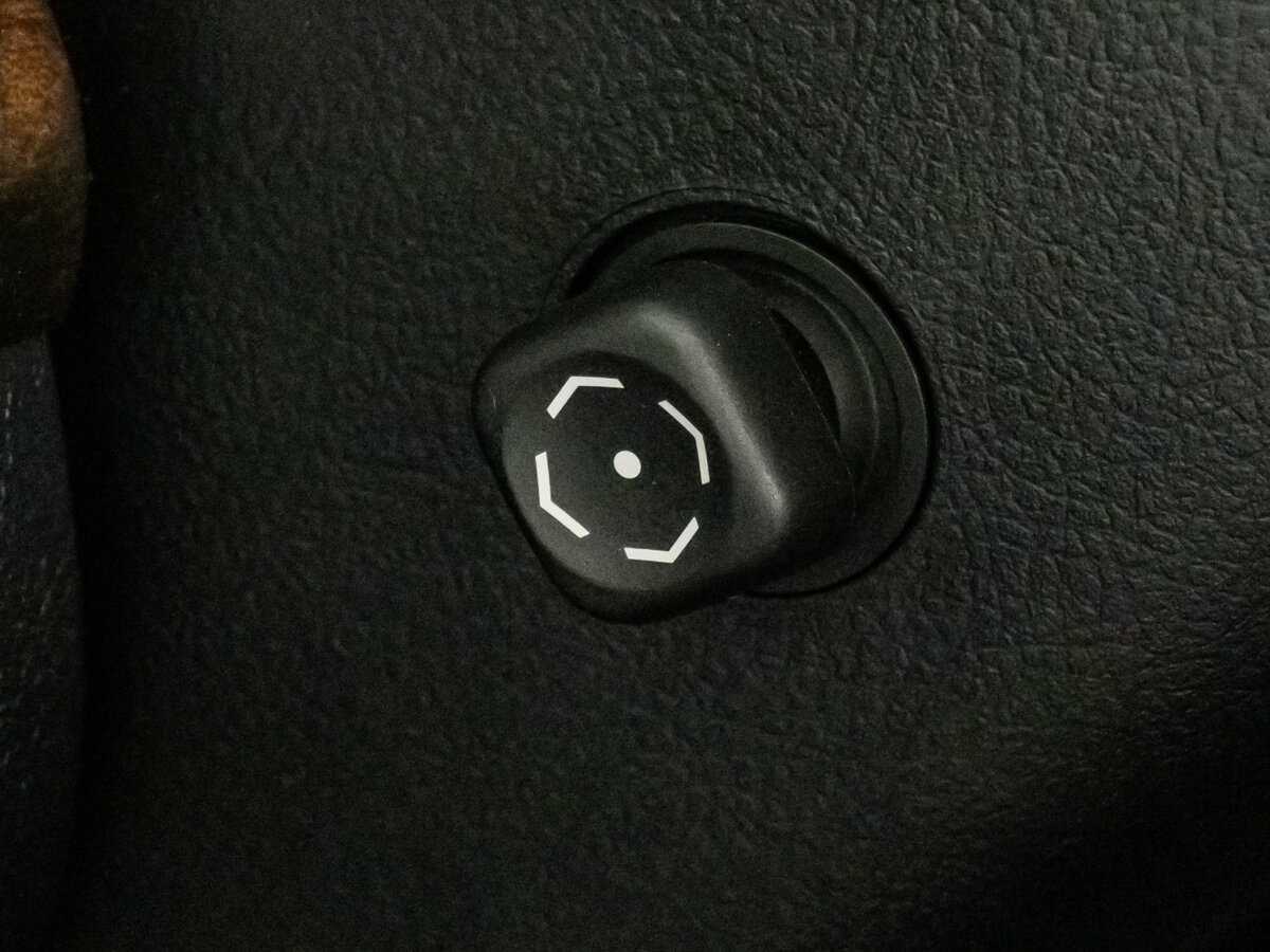 Toyota Land Cruiser с пробегом — 2012 год. Фото: #28