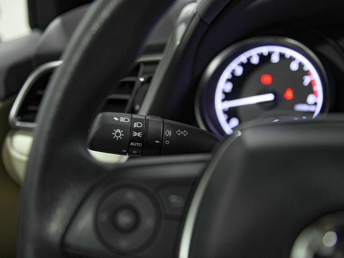 Toyota Camry с пробегом — 2023 год. Фото: #7