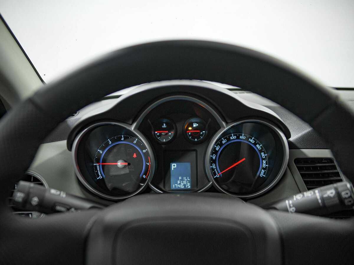 Chevrolet Cruze с пробегом — 2011 год. Фото: #6