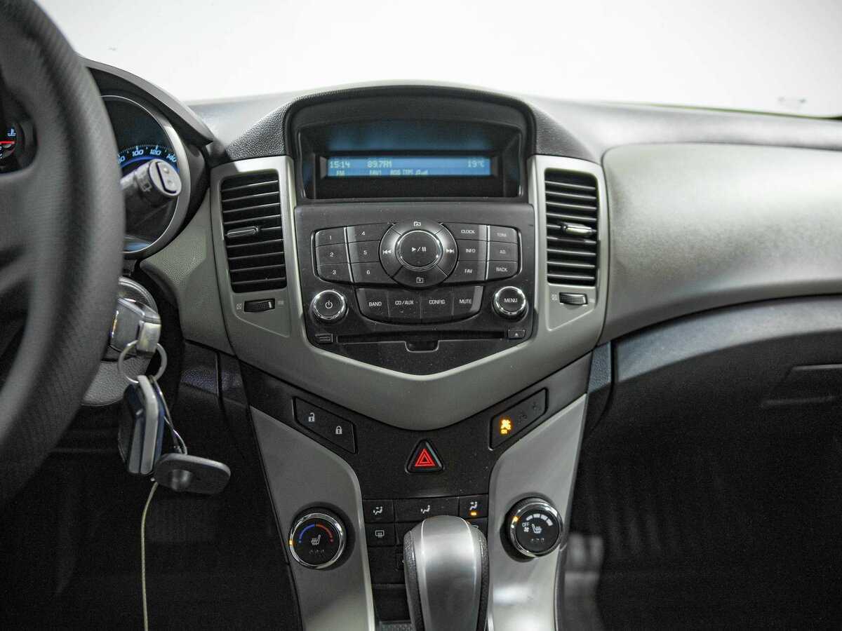 Chevrolet Cruze с пробегом — 2011 год. Фото: #8