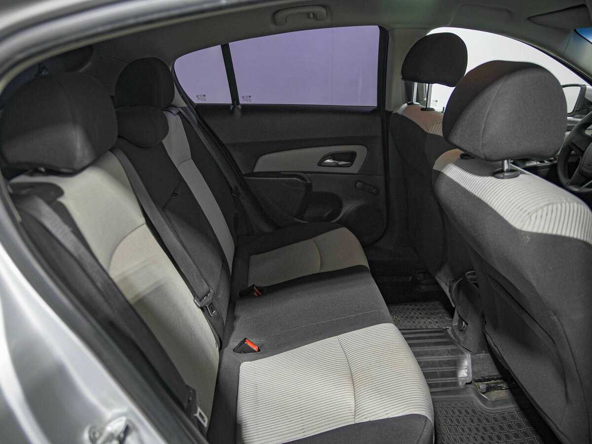 Chevrolet Cruze с пробегом — 2011 год. Фото: #11