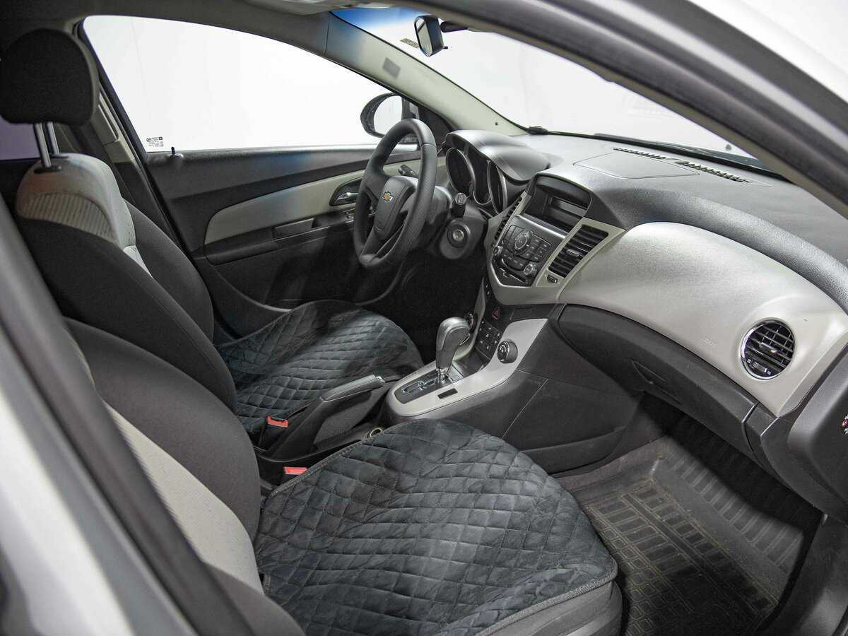 Chevrolet Cruze с пробегом — 2011 год. Фото: #12