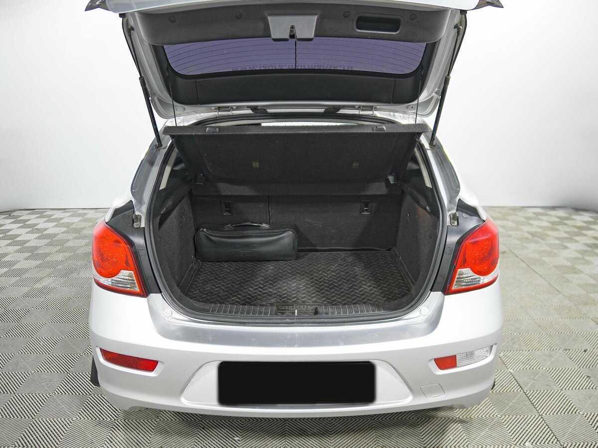 Chevrolet Cruze с пробегом — 2011 год. Фото: #13