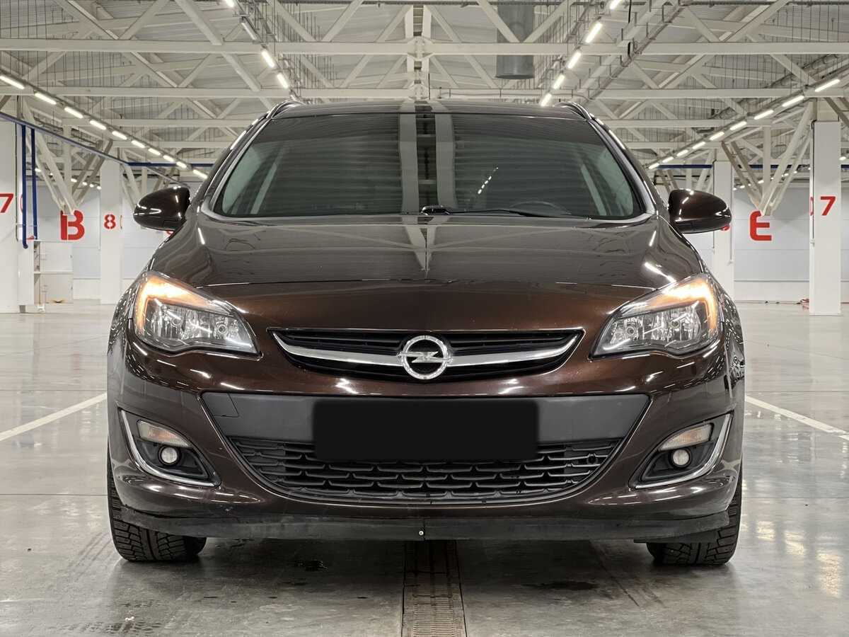 Opel Astra с пробегом — 2013 год. Фото: #1