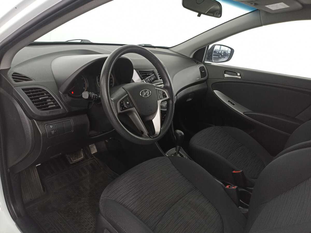 Hyundai Solaris с пробегом — 2016 год. Фото: #12
