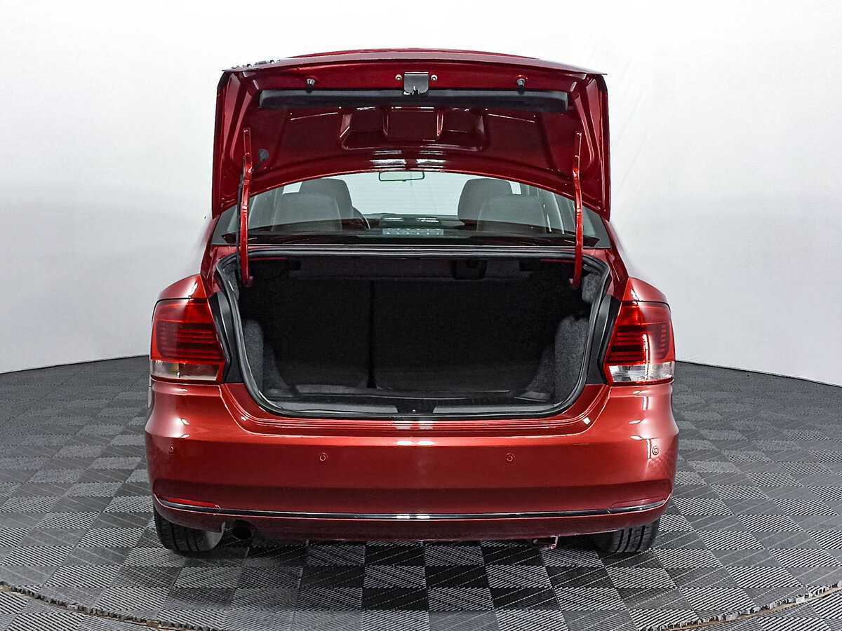 Volkswagen Polo с пробегом — 2016 год. Фото: #9