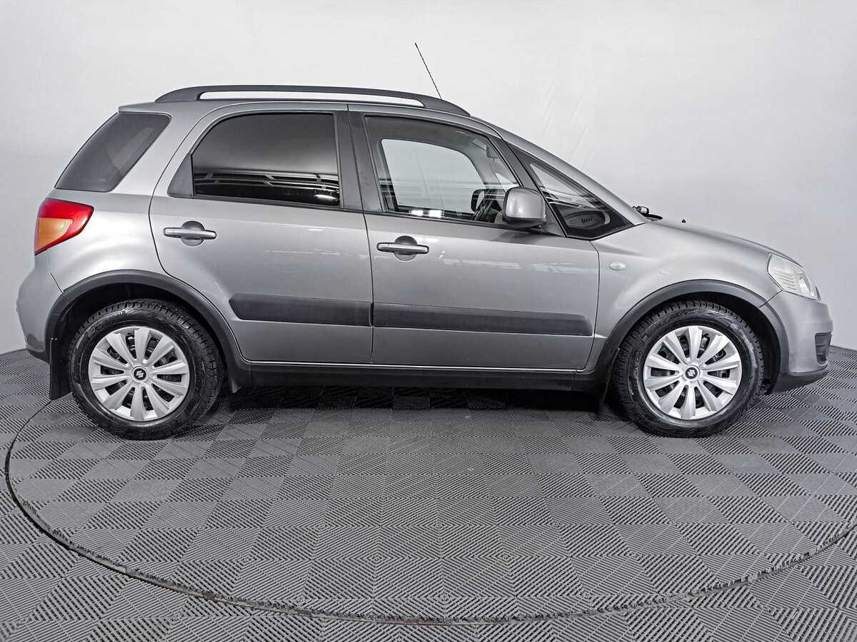 Suzuki SX4 с пробегом — 2012 год. Фото: #3