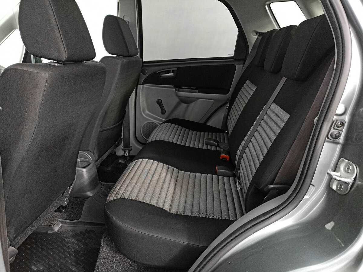 Suzuki SX4 с пробегом — 2012 год. Фото: #11