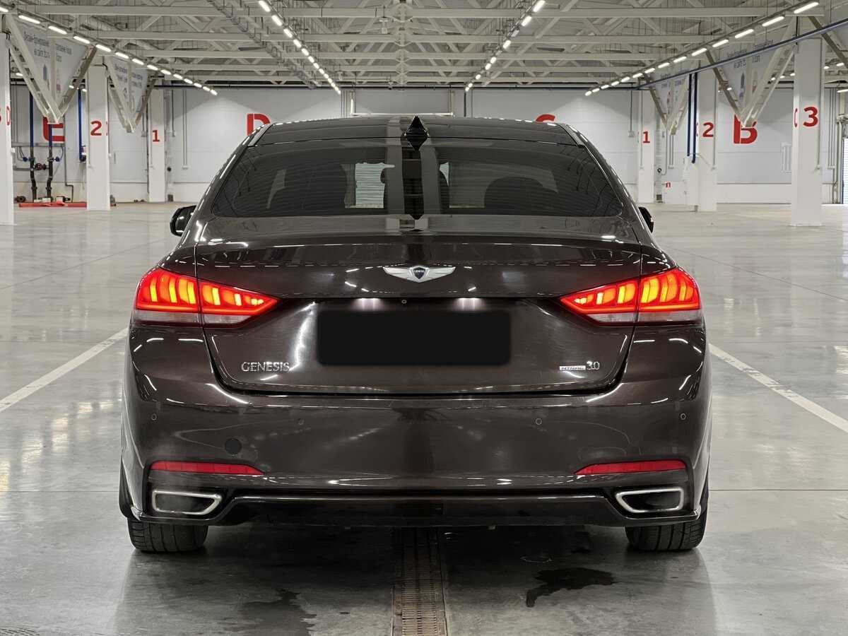 Hyundai Genesis с пробегом — 2014 год. Фото: #5