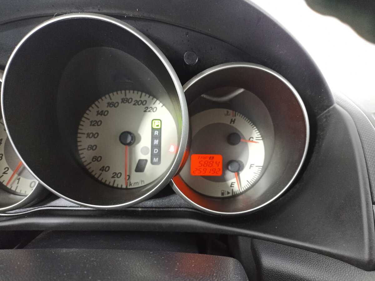 Mazda 3 с пробегом — 2007 год. Фото: #12