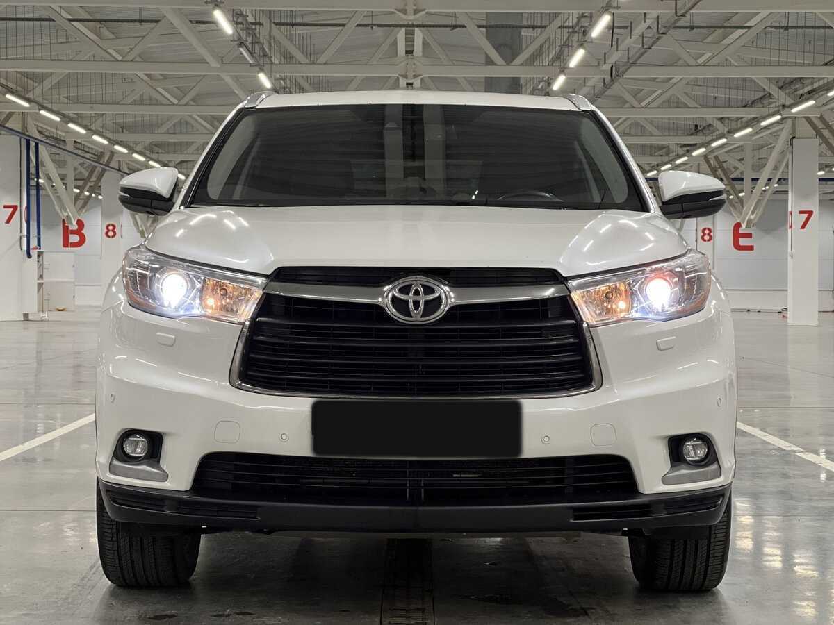 Toyota Highlander с пробегом — 2014 год. Фото: #1