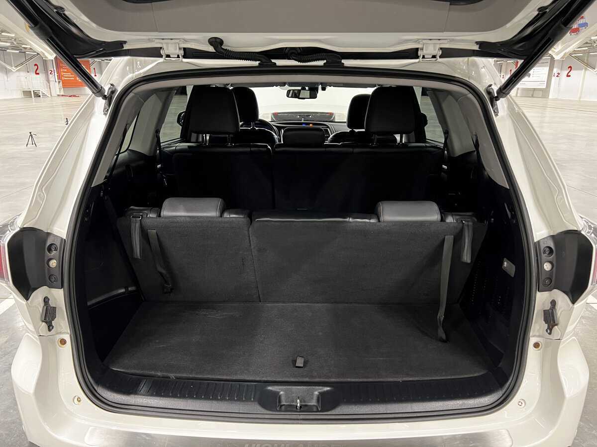 Toyota Highlander с пробегом — 2014 год. Фото: #9