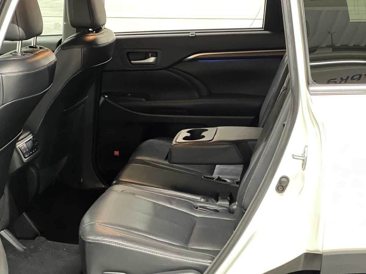 Toyota Highlander с пробегом — 2014 год. Фото: #11
