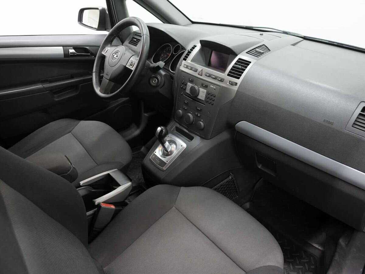 Opel Zafira с пробегом — 2007 год. Фото: #11