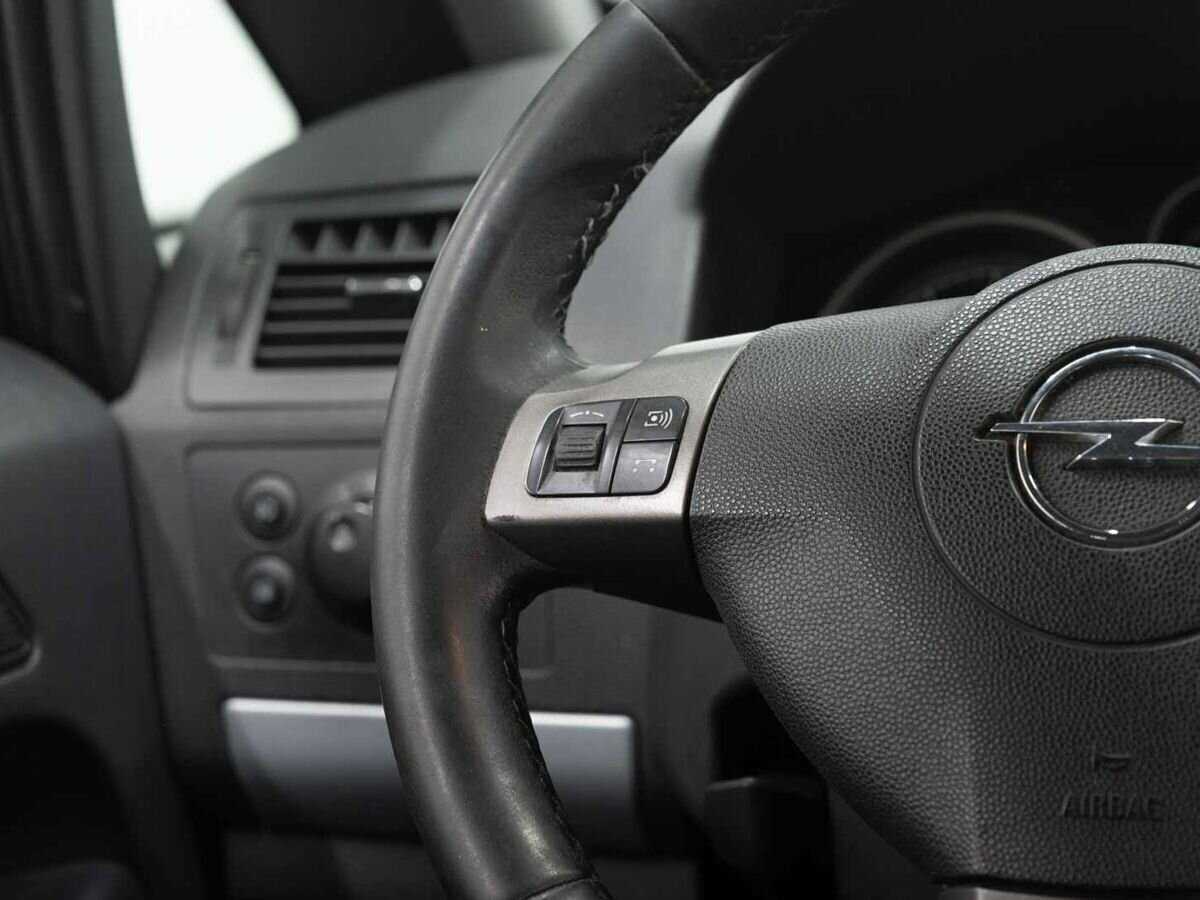 Opel Zafira с пробегом — 2007 год. Фото: #15