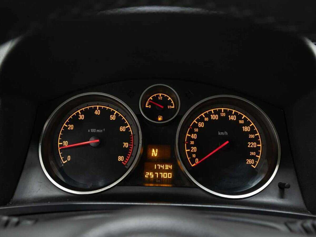 Opel Zafira с пробегом — 2007 год. Фото: #17