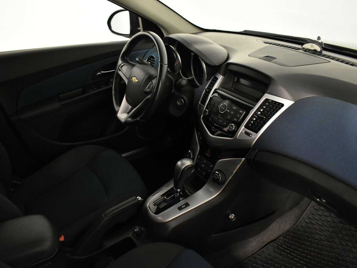 Chevrolet Cruze с пробегом — 2011 год. Фото: #11