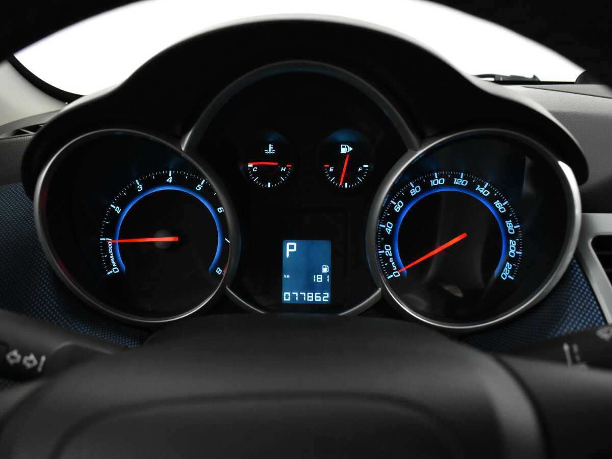 Chevrolet Cruze с пробегом — 2011 год. Фото: #14