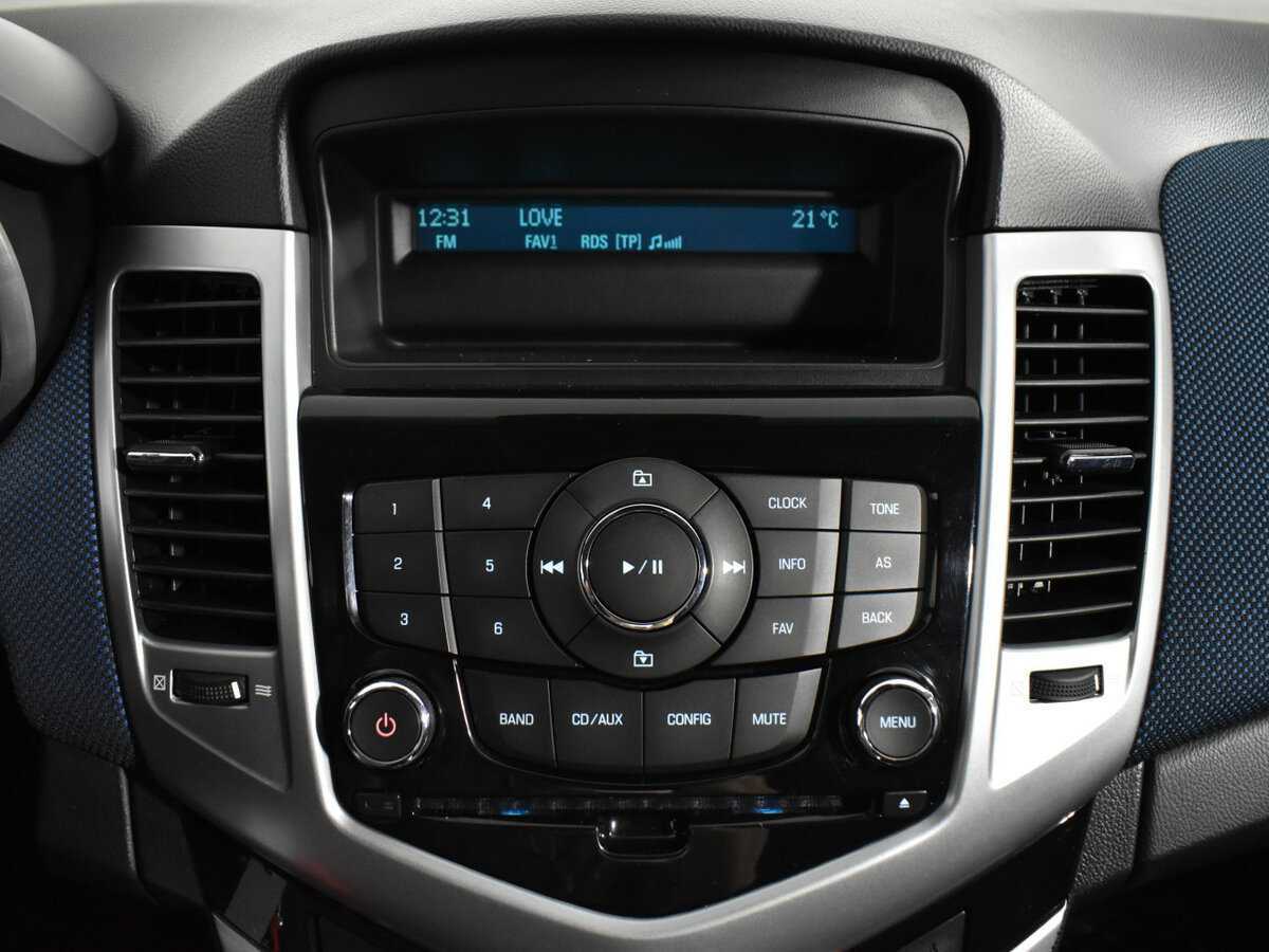 Chevrolet Cruze с пробегом — 2011 год. Фото: #16