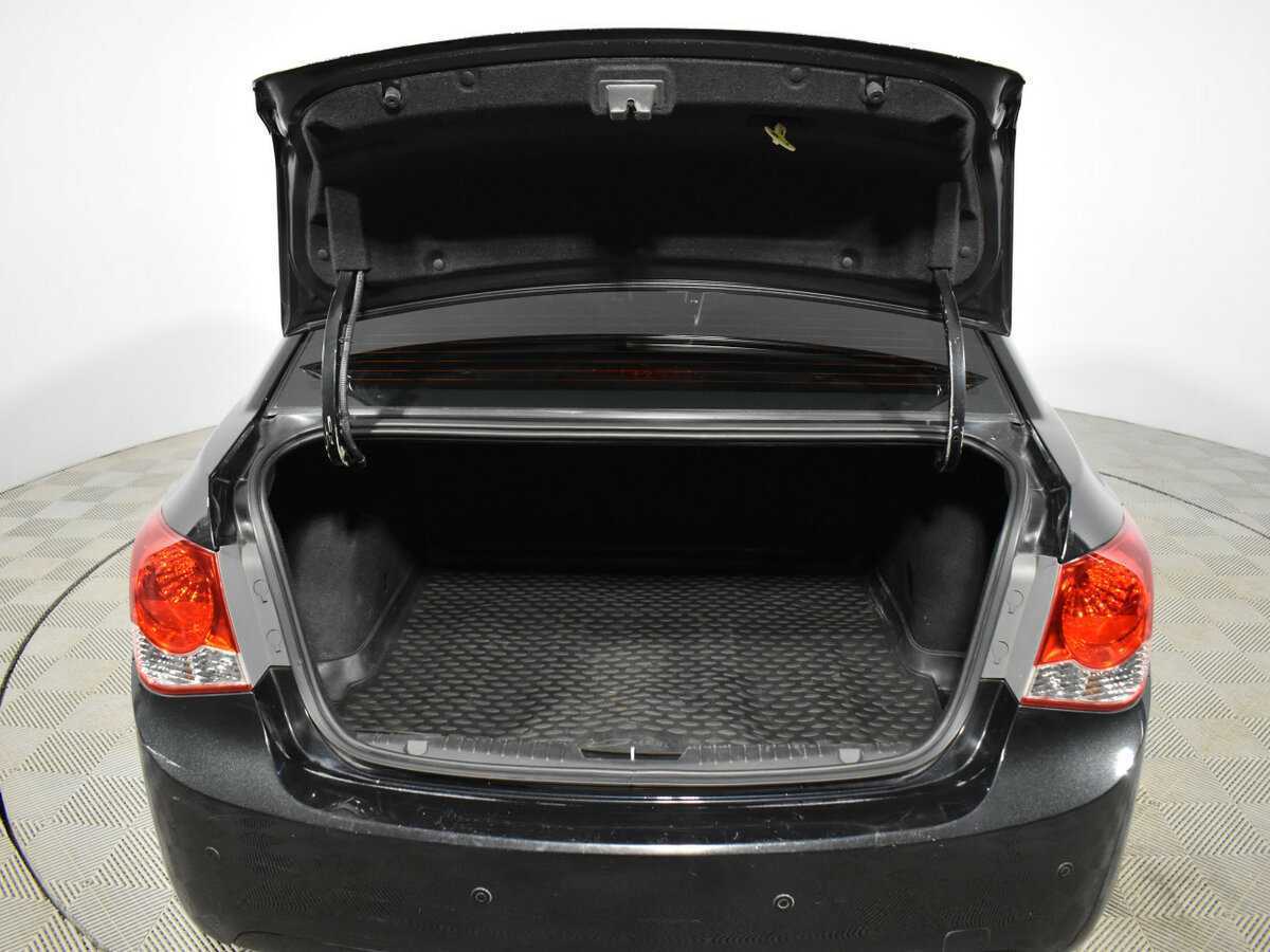 Chevrolet Cruze с пробегом — 2011 год. Фото: #20