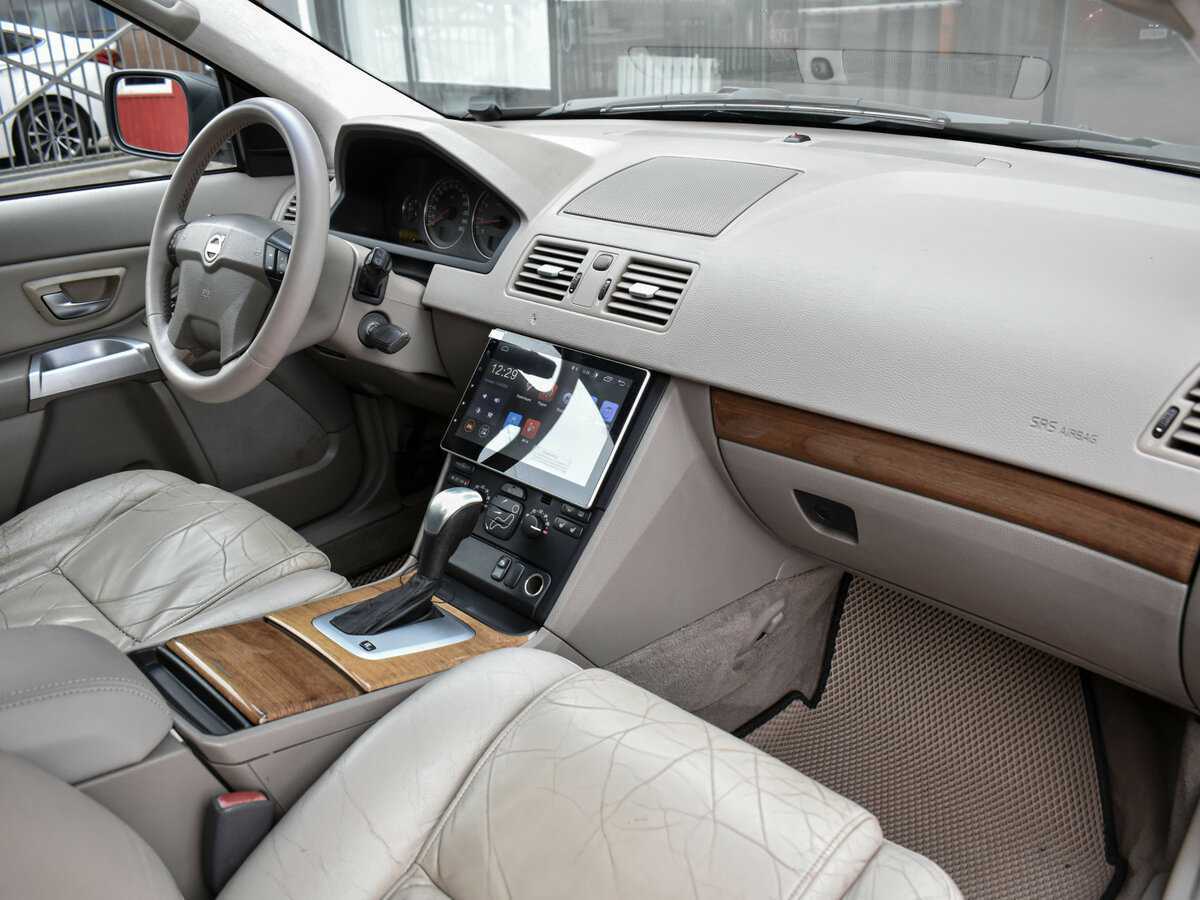 Volvo XC90 с пробегом — 2004 год. Фото: #12