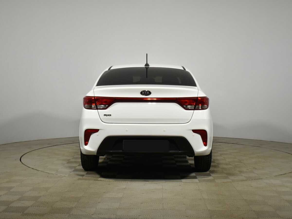 Kia Rio с пробегом — 2017 год. Фото: #5