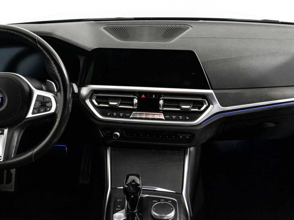 BMW 3 серии с пробегом — 2019 год. Фото: #13