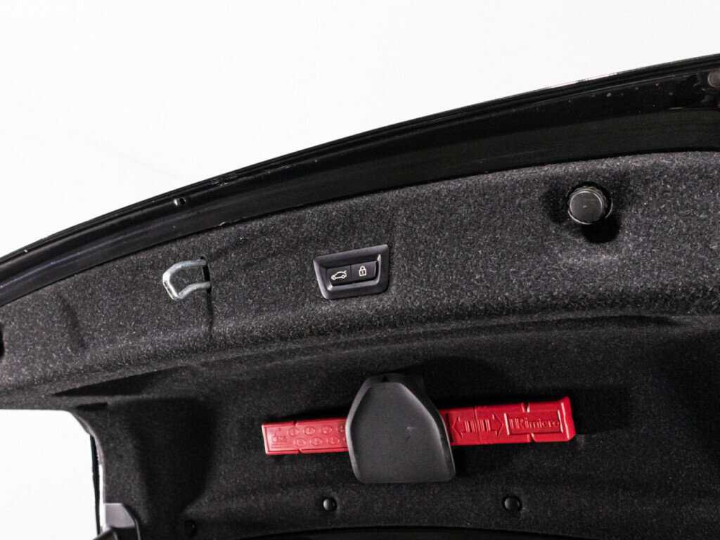 BMW 3 серии с пробегом — 2019 год. Фото: #14