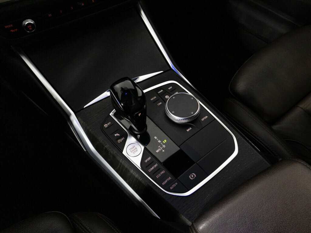 BMW 3 серии с пробегом — 2019 год. Фото: #18