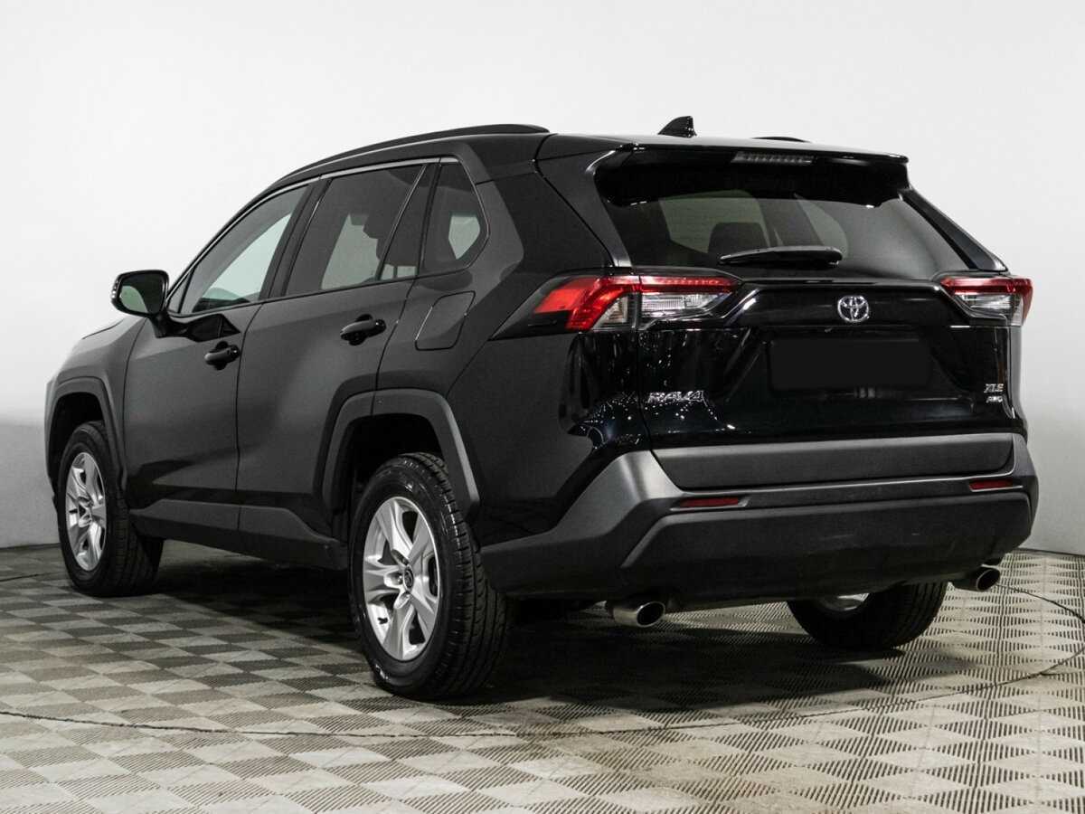 Toyota RAV4 с пробегом — 2021 год. Фото: #6