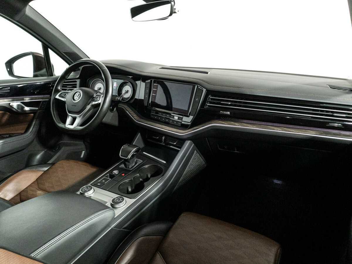 Volkswagen Touareg с пробегом — 2019 год. Фото: #8