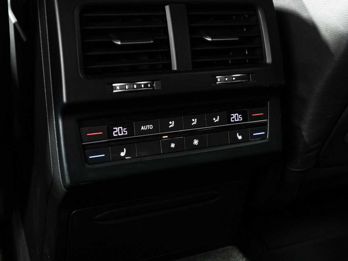 Volkswagen Touareg с пробегом — 2019 год. Фото: #17