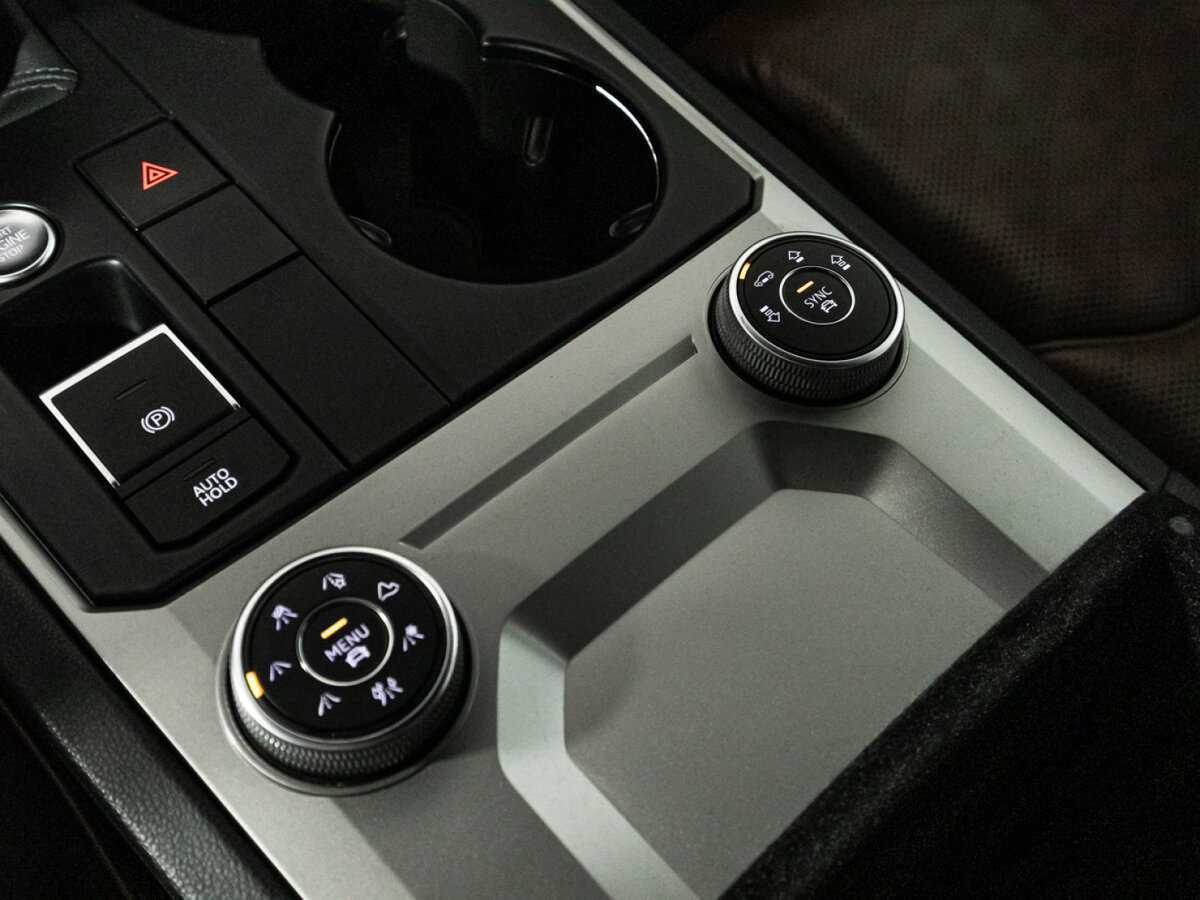 Volkswagen Touareg с пробегом — 2019 год. Фото: #25