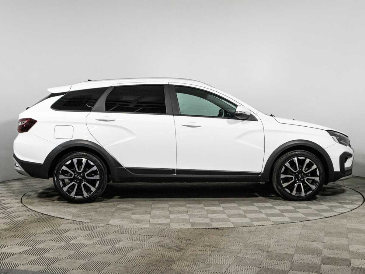 Lada (ВАЗ) Vesta с пробегом — 2024 год. Фото: #3