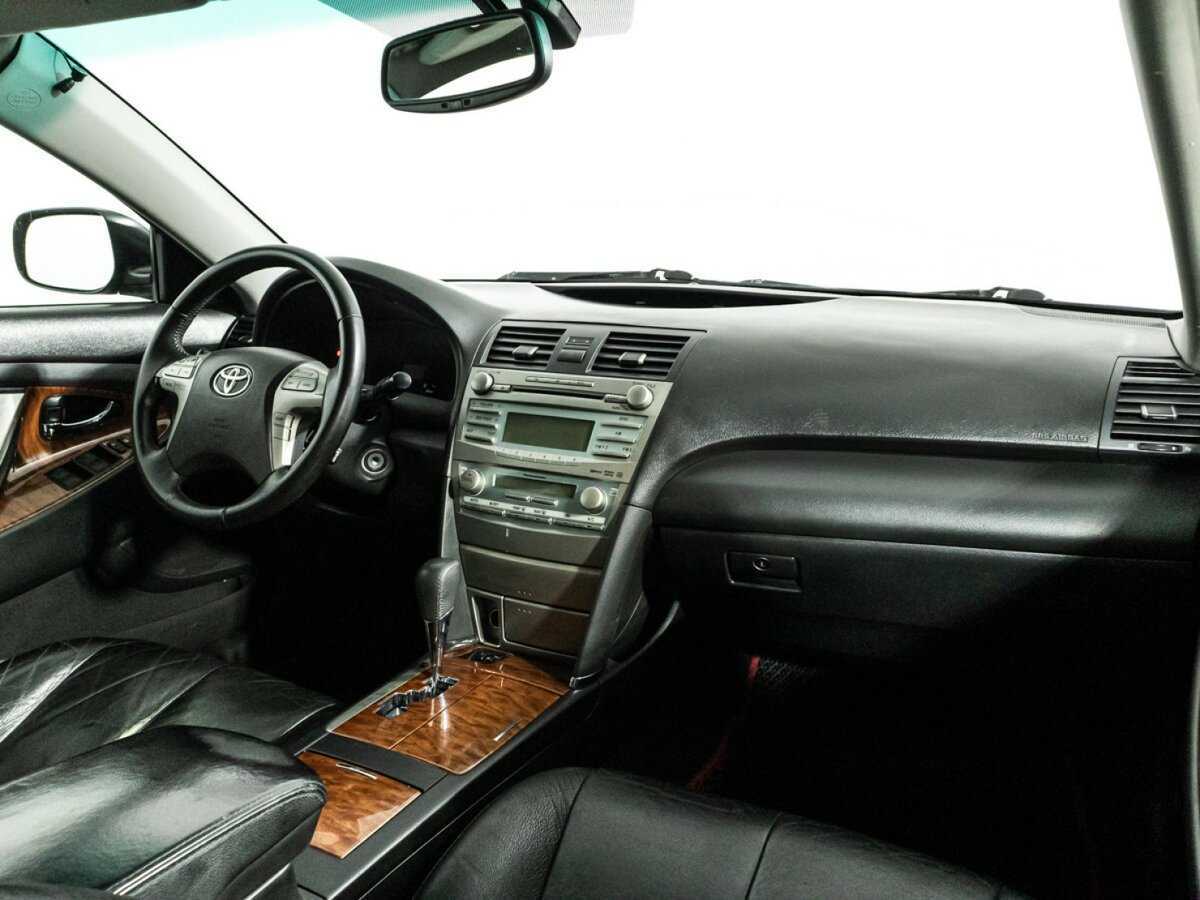 Toyota Camry с пробегом — 2008 год. Фото: #8