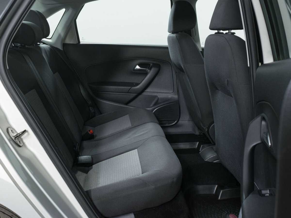 Volkswagen Polo с пробегом — 2011 год. Фото: #8