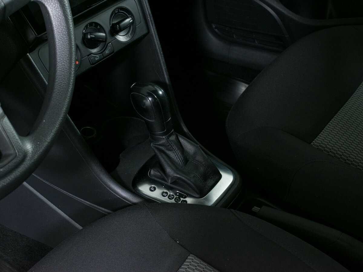 Volkswagen Polo с пробегом — 2011 год. Фото: #11