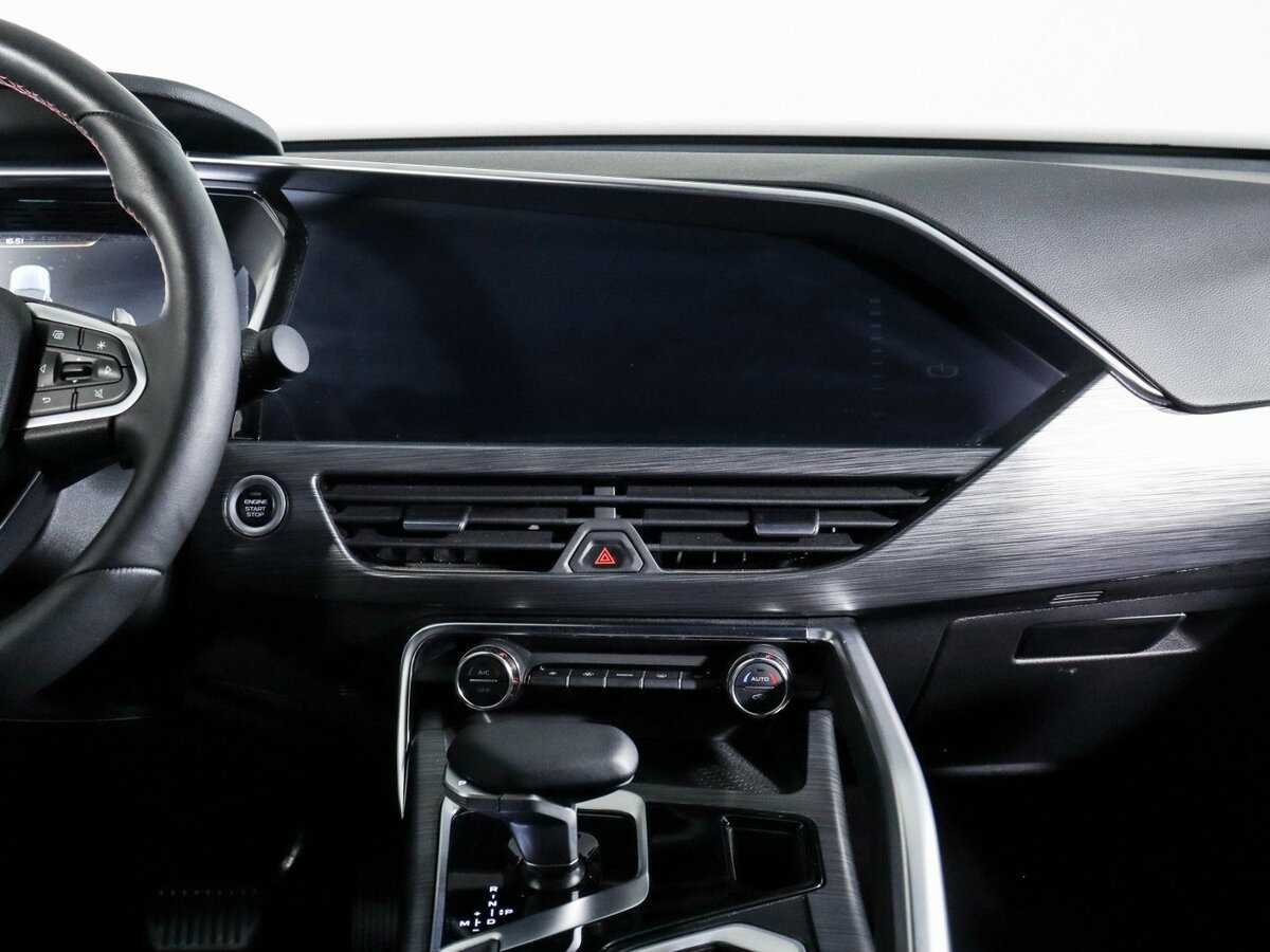 Geely Tugella с пробегом — 2024 год. Фото: #12