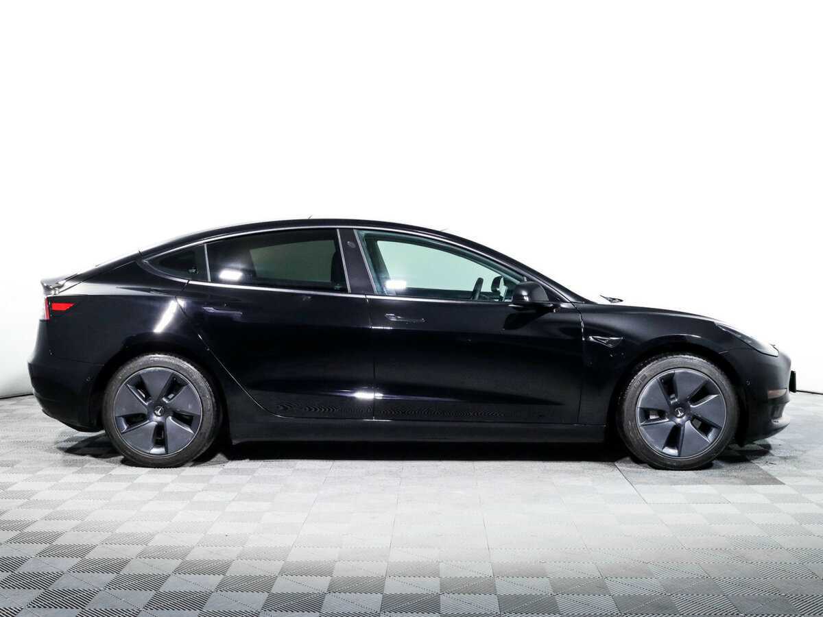 Tesla Model 3 с пробегом — 2022 год. Фото: #3