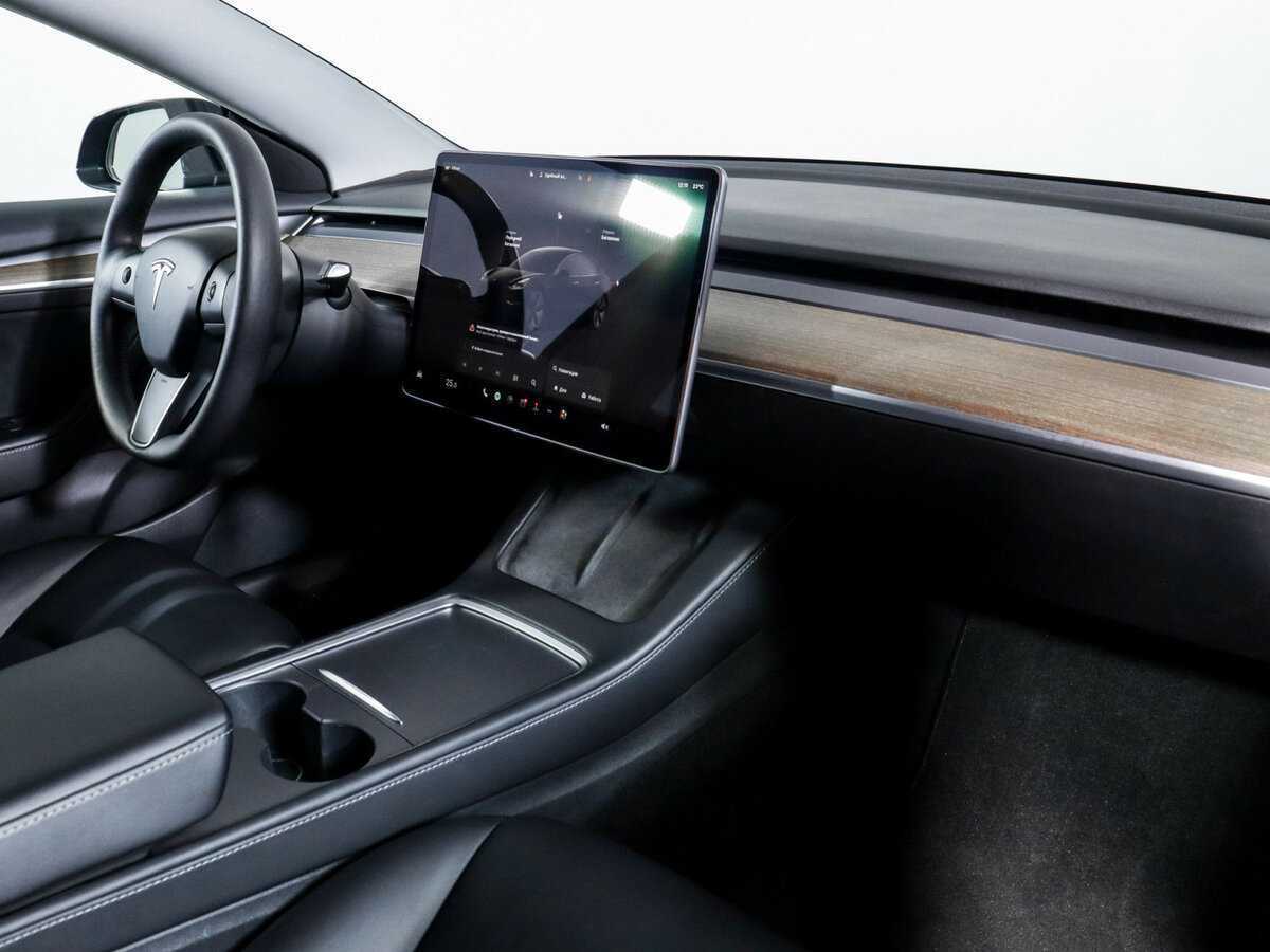 Tesla Model 3 с пробегом — 2022 год. Фото: #5