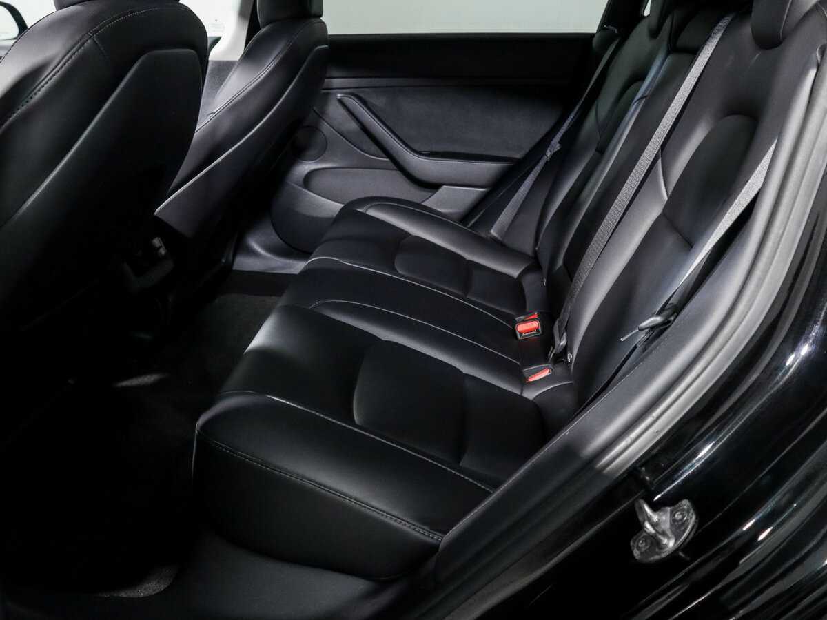 Tesla Model 3 с пробегом — 2022 год. Фото: #6