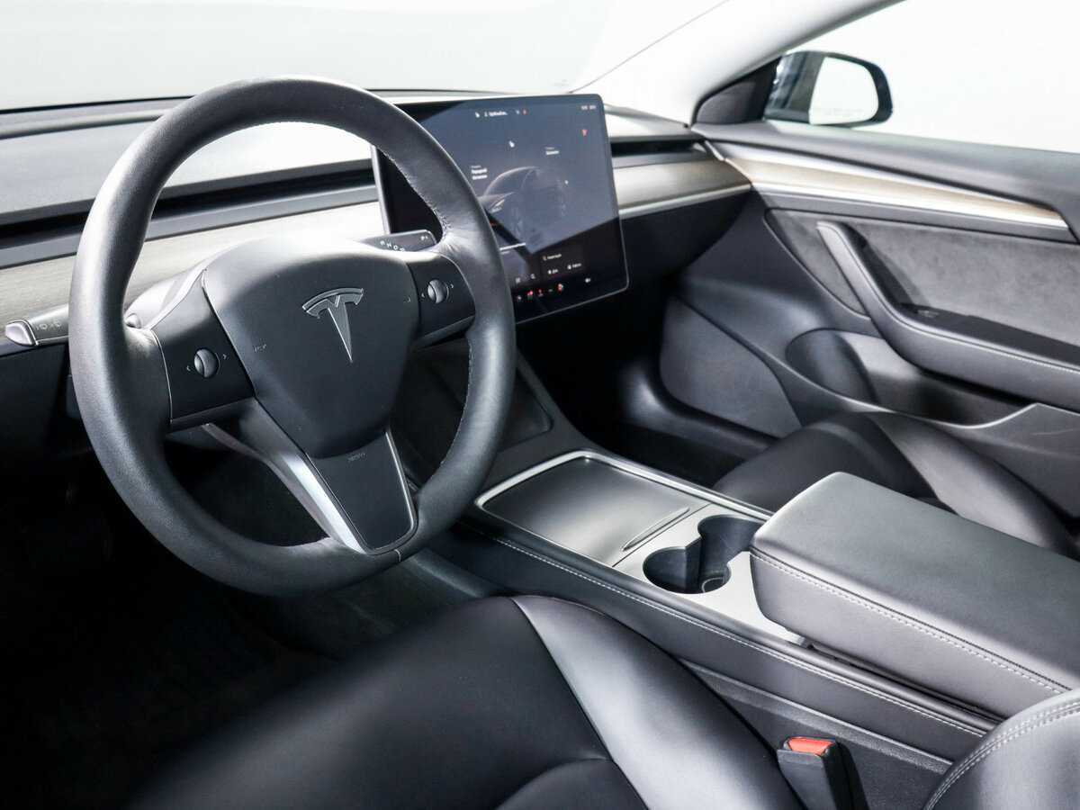 Tesla Model 3 с пробегом — 2022 год. Фото: #10