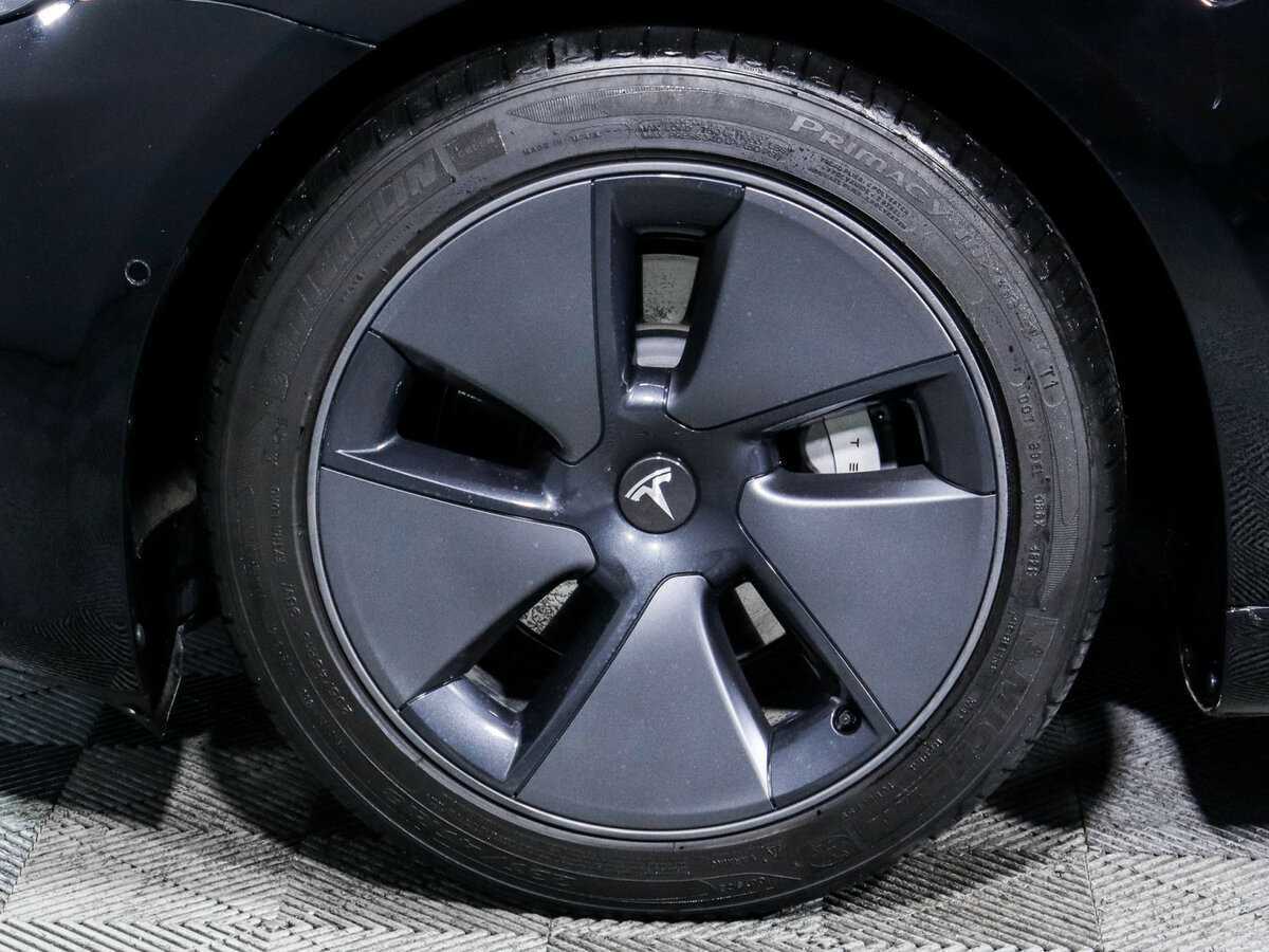 Tesla Model 3 с пробегом — 2022 год. Фото: #11