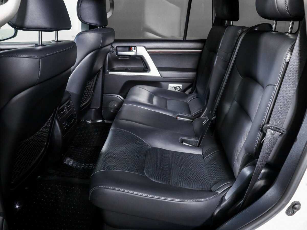Toyota Land Cruiser с пробегом — 2016 год. Фото: #9