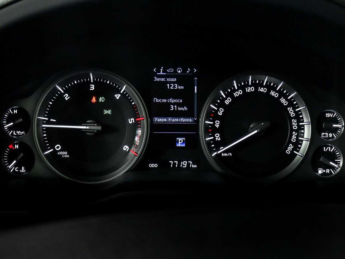 Toyota Land Cruiser с пробегом — 2016 год. Фото: #10