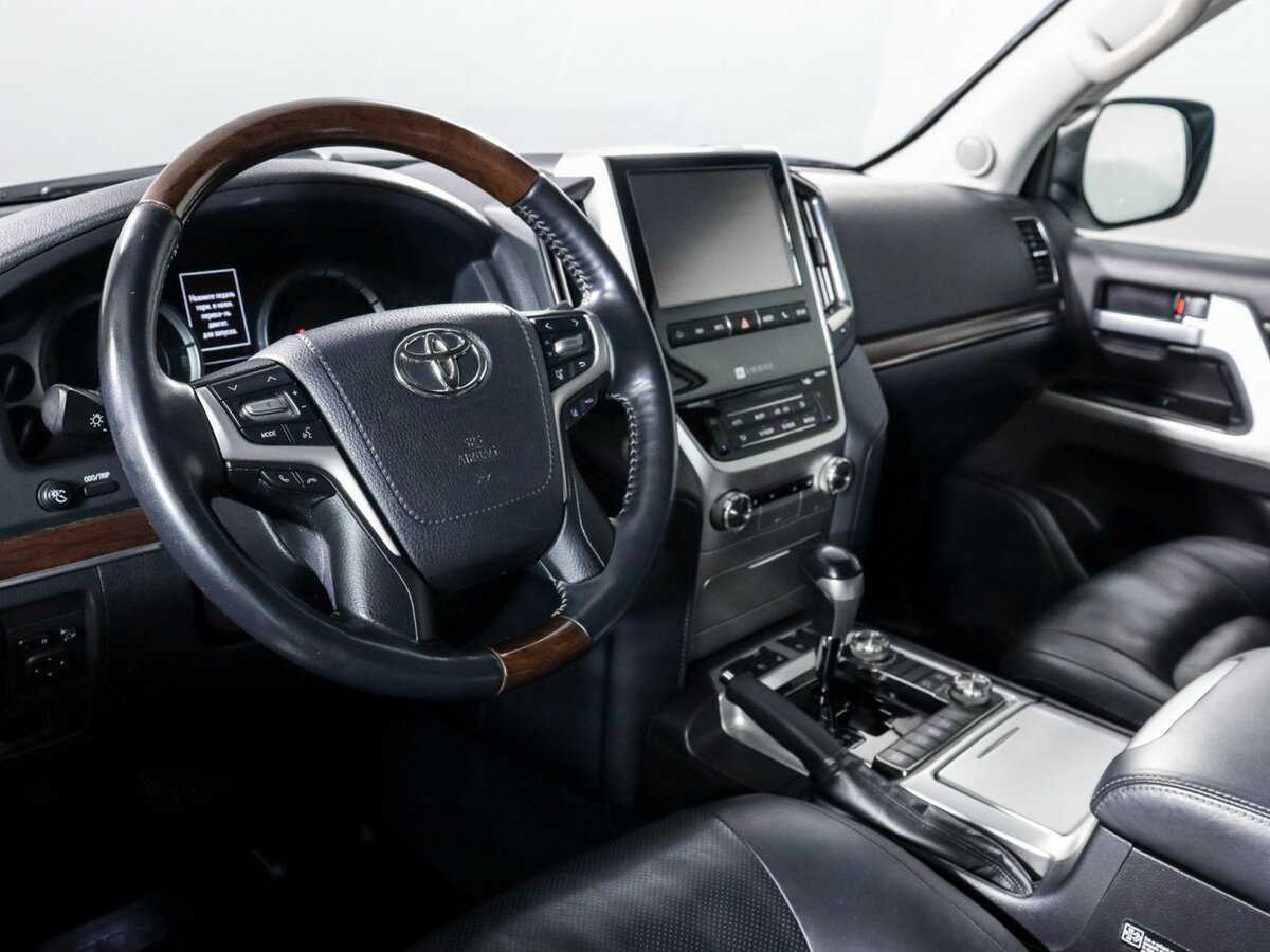 Toyota Land Cruiser с пробегом — 2016 год. Фото: #13