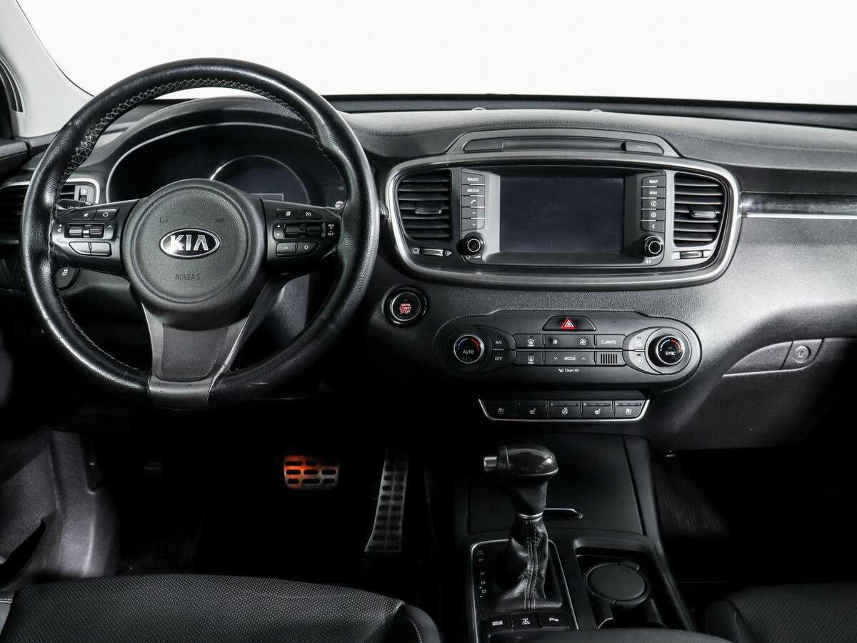 Kia Sorento с пробегом — 2017 год. Фото: #6