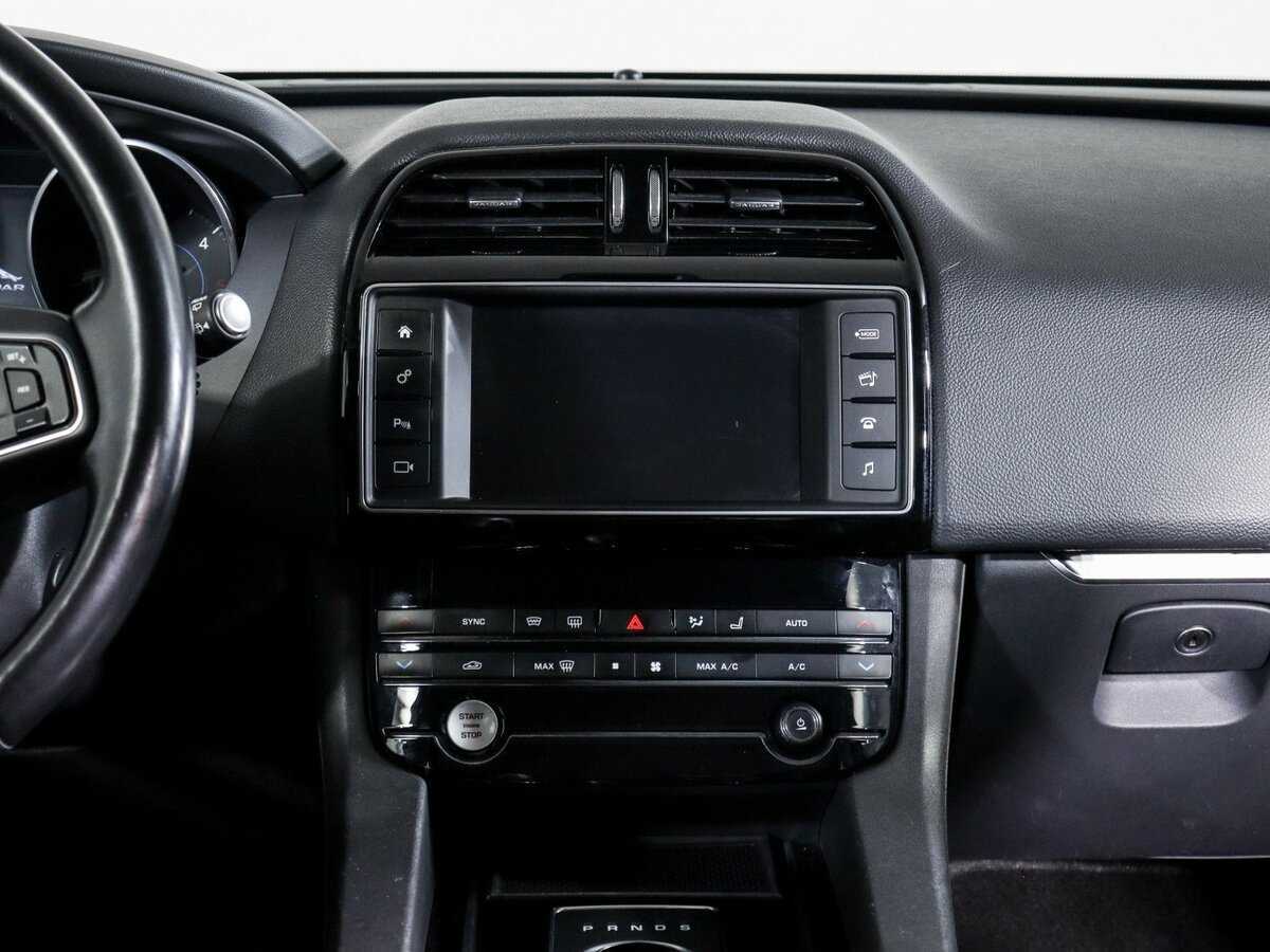 Jaguar F-Pace с пробегом — 2017 год. Фото: #12